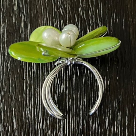 Flower Ring - Picture 4 of 4